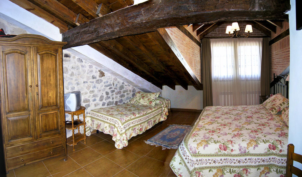 Casa Paulino 호텔 로스코랄레스데부엘나 객실 사진
