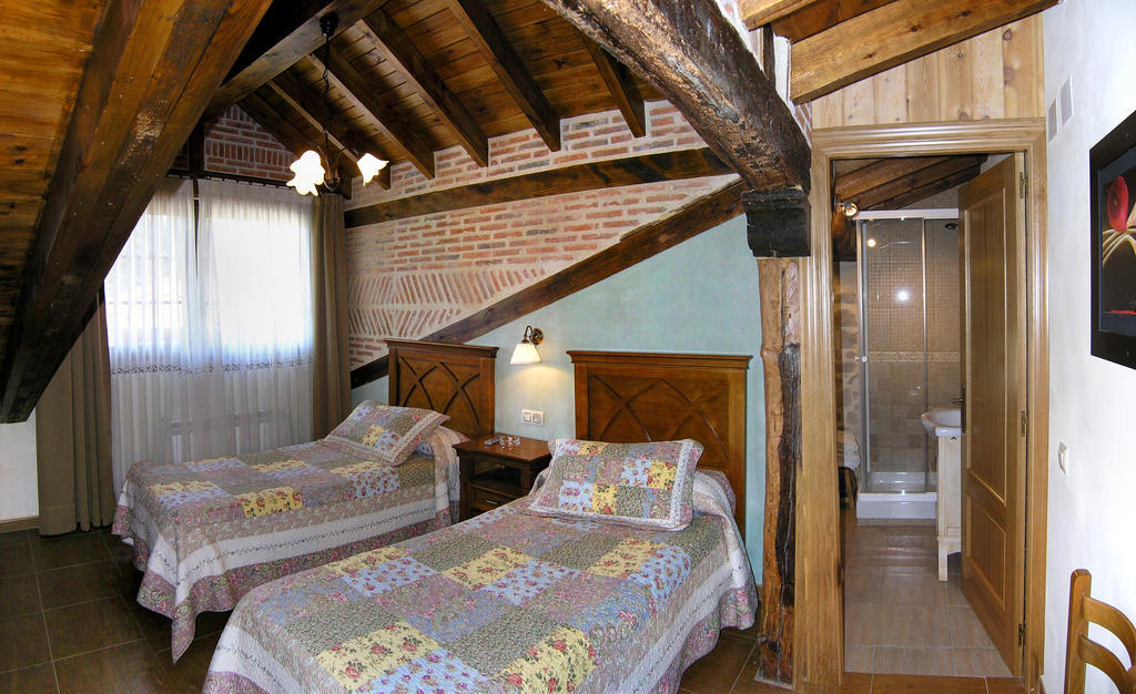 Casa Paulino 호텔 로스코랄레스데부엘나 객실 사진
